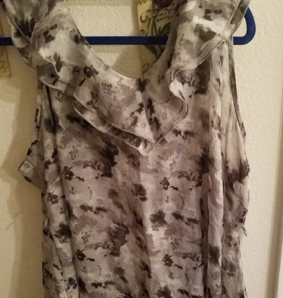 Many Shades of Gray Blouse - Picture 4 of 6